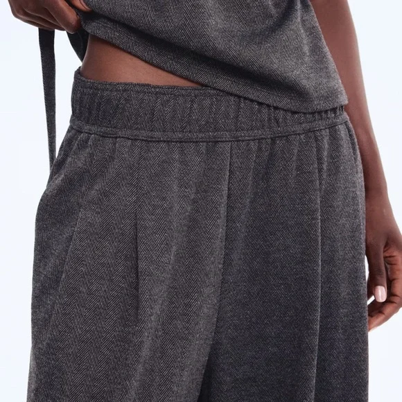 Brand new with tags H&M grey Jersey pants and belted top size Large - Picture 4 of 5